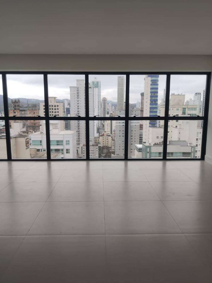 Apto à venda no Edifício Rooftop em Balneário Camboriú