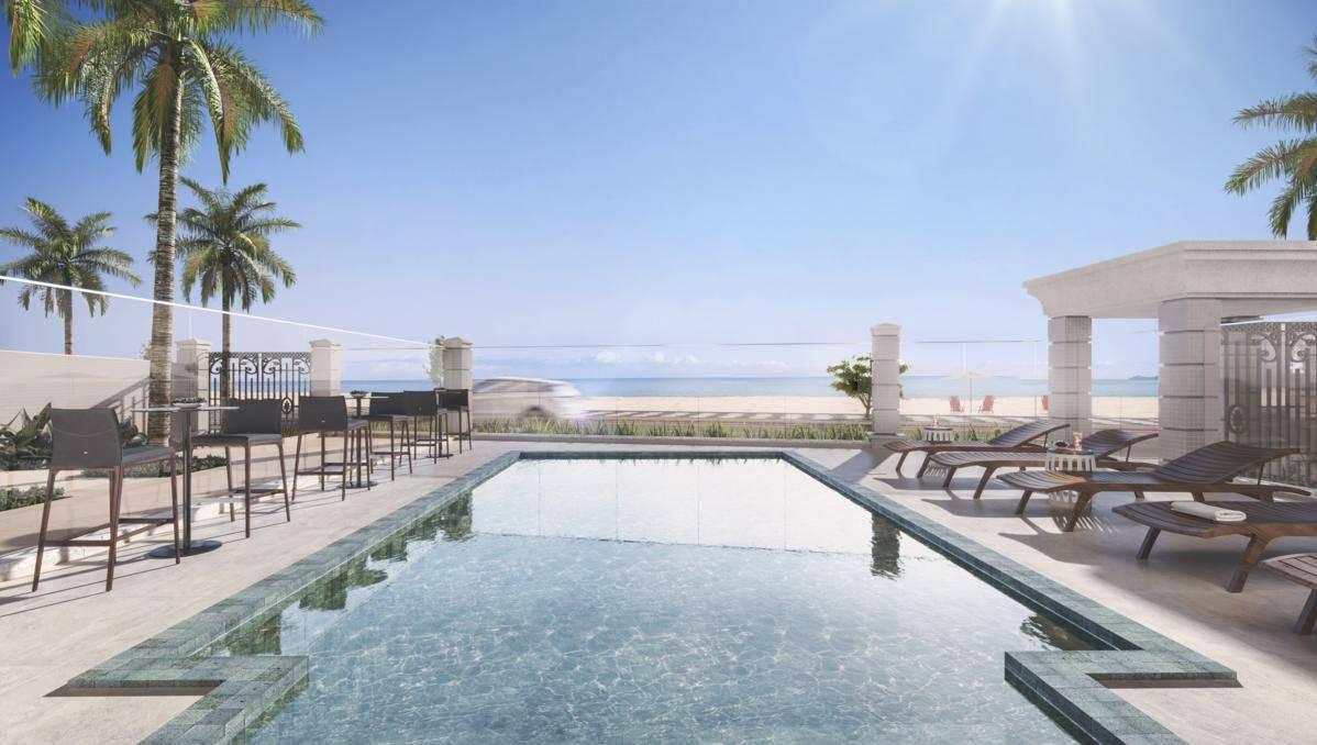 Este apartamento frente mar em Balneário Camboriú é o exemplo perfeito de sofisticação e luxo à beira-mar. Com uma área total de 476,88 m², ele foi cuidadosamente projetado para oferecer uma experiência de vida incomparável, onde cada detalhe foi pensado para maximizar o conforto e a qualidade de vida dos seus moradores.  O imóvel dispõe de 04 suítes espaçosas, garantindo privacidade e tranquilidade para toda a família. Cada suíte é um refúgio acolhedor, ideal para o descanso após um longo dia, e proporciona um ambiente de conforto com acabamentos de alta qualidade. A presença da sacada com vista direta para o mar é um dos maiores destaques deste apartamento, oferecendo um cenário espetacular e permanente que se torna parte do dia a dia dos moradores. Imagine acordar todos os dias com o som das ondas e uma vista panorâmica do Oceano Atlântico, que transforma qualquer momento em algo especial.  O living integrado é um espaço generoso e bem iluminado, que promove a convivência entre os ambientes de estar e jantar, criando um ambiente social perfeito para receber amigos e familiares. A cozinha gourmet, equipada com churrasqueira à carvão, foi desenhada para aqueles que apreciam o prazer de cozinhar e oferecer jantares memoráveis. Este espaço combina funcionalidade com elegância, tornando o ato de cozinhar uma verdadeira experiência gourmet.  Além disso, o apartamento conta com uma entrada de serviço que facilita as atividades diárias e contribui para a organização e a praticidade na rotina dos moradores. Este é um detalhe importante que adiciona um nível extra de conveniência para quem vive no imóvel.  Outro grande diferencial deste apartamento são as 04 vagas de garagem, que oferecem espaço suficiente para acomodar veículos de forma segura e confortável, uma vantagem considerável em uma localização tão valorizada como Balneário Camboriú.  Este apartamento representa muito mais do que um lugar para morar; é um estilo de vida que combina a elegância da arquitetura contemporânea com o luxo de uma localização privilegiada frente ao mar. Aqui, os moradores têm a oportunidade de viver com o máximo de conforto, cercados por um cenário natural deslumbrante e com todas as comodidades necessárias para um cotidiano de alta qualidade. Em um dos destinos mais procurados do litoral catarinense, este imóvel oferece o que há de melhor em termos de exclusividade e sofisticação.