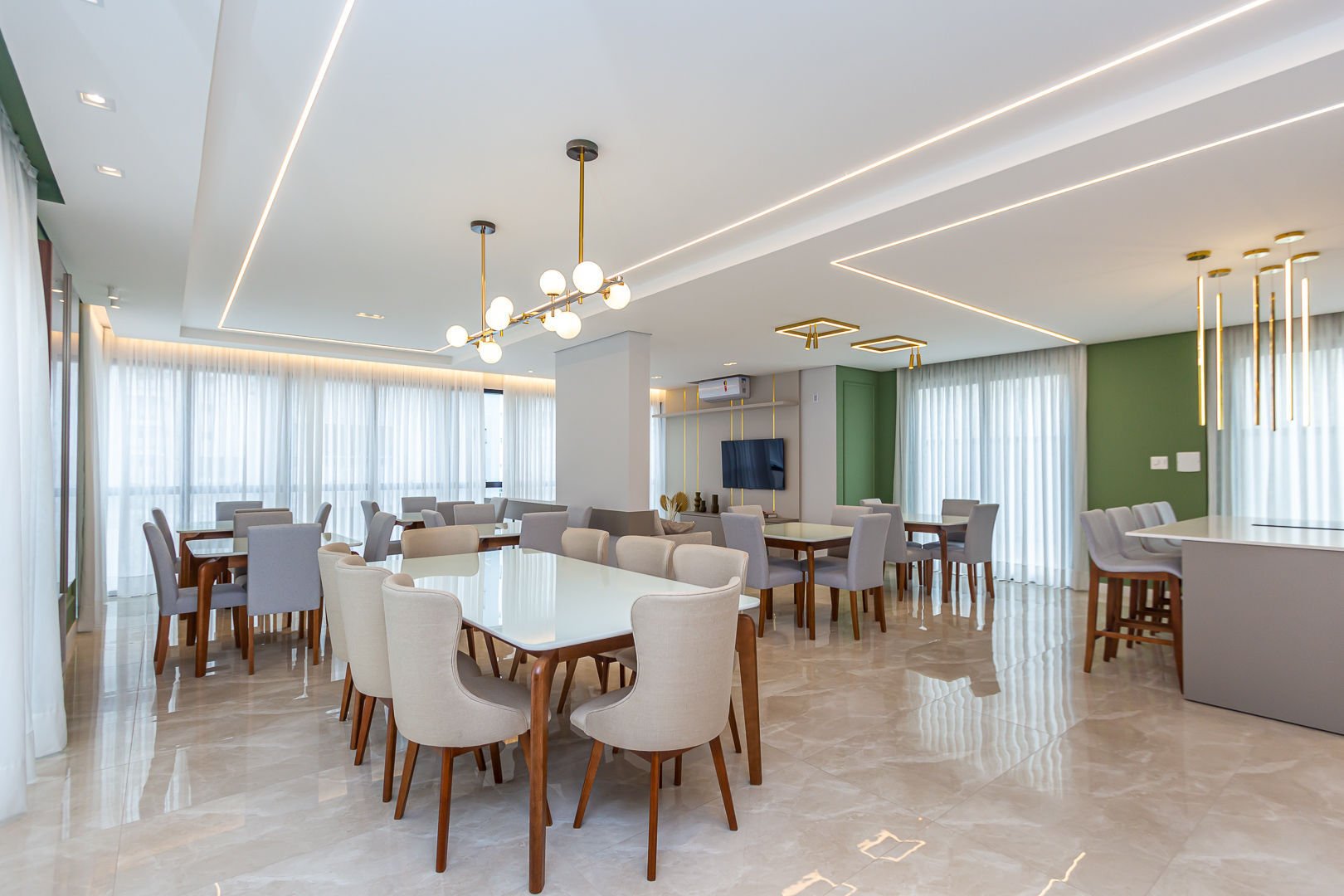 Ap á venda no Costa Esmeralda Residence
