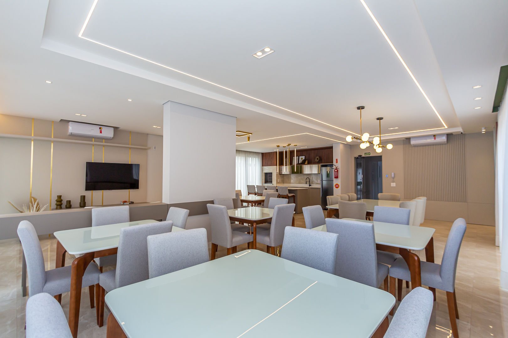 Venda de andar alto no Costa Esmeralda Residence
