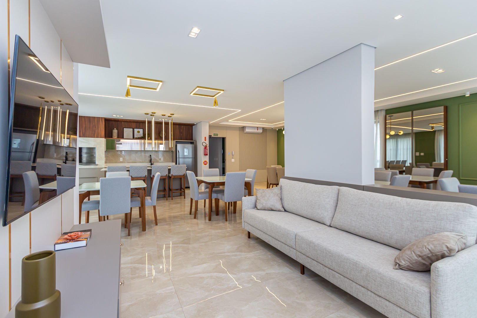 Venda de andar alto no Costa Esmeralda Residence