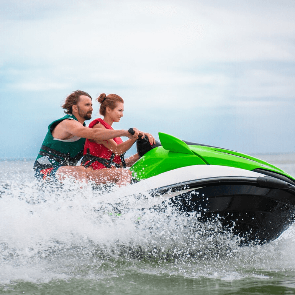 Aluguel de jet ski em Balneário Camboriú: Descubra as regras para alugar e explorar a região pelo mar