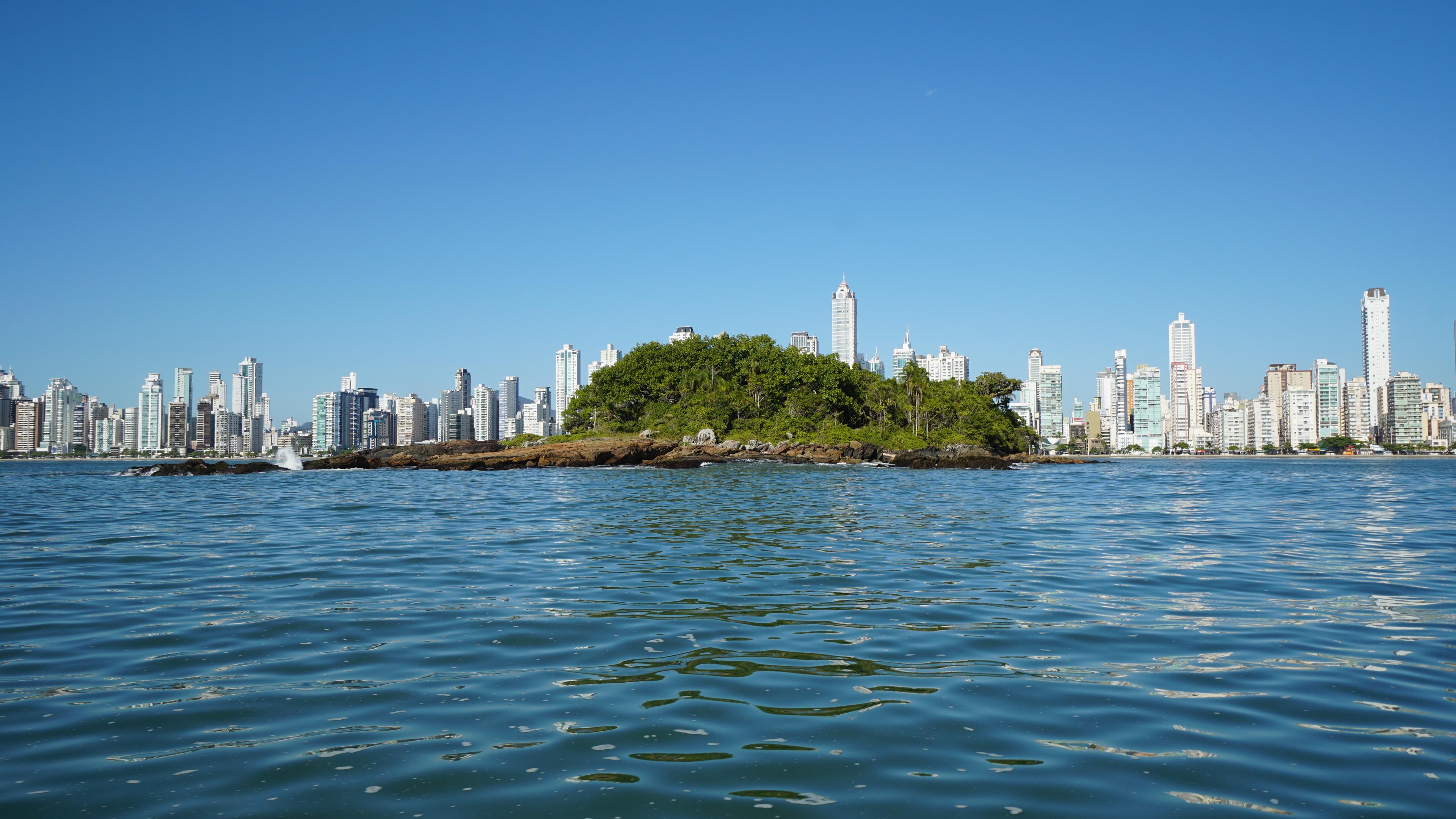 Balneário Camboriú se torna principal cidade turística com seus 17 hotéis e Resorts de luxo